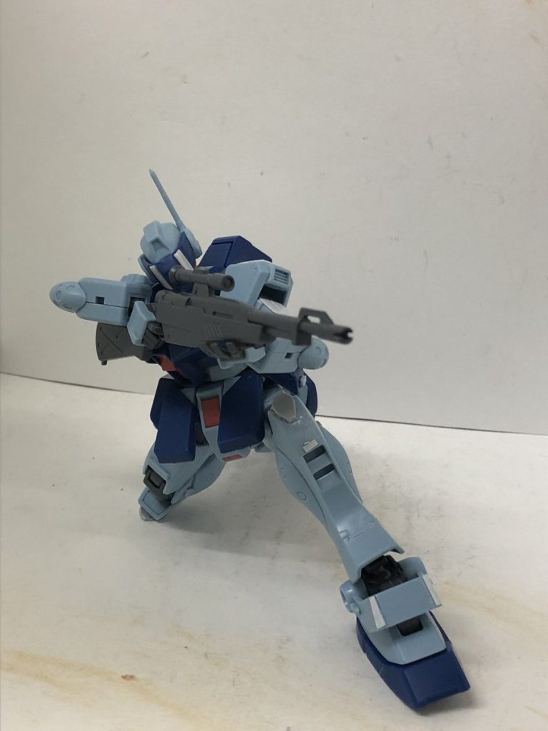 (´・ω・`)塗装前の狙撃、膝の部分のプラ板は塗装前に上部分カット