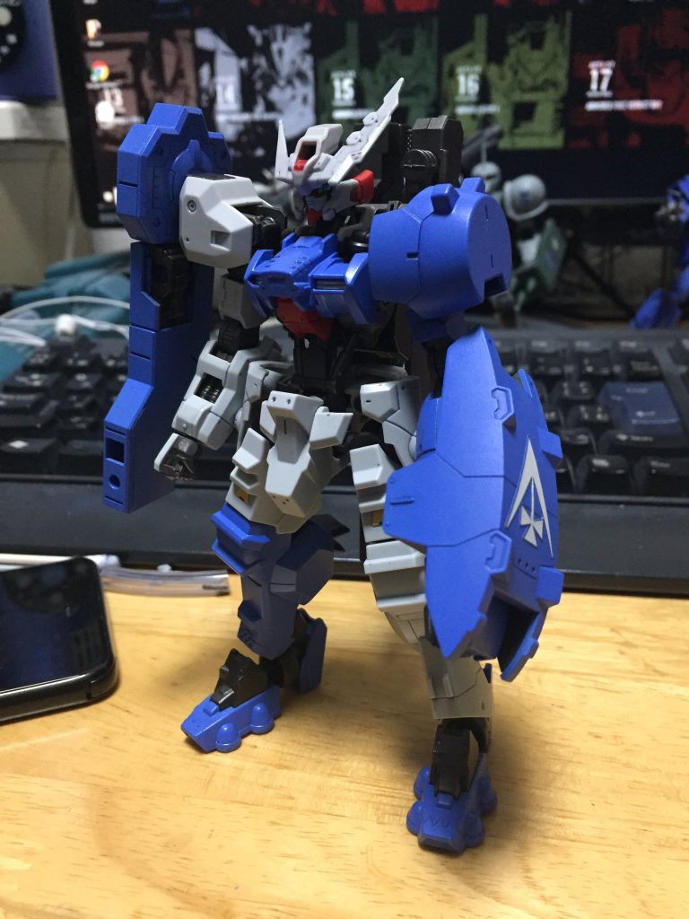 本体等ブルー部分:EXAMブルー2 80% + ホワイト 20%
フレーム等ダークグレー部分:ブラックメタル50% + 焼鉄色50%
頭部等レッド部分:モンザレッド100%
本体等ホワイト部分:無塗装