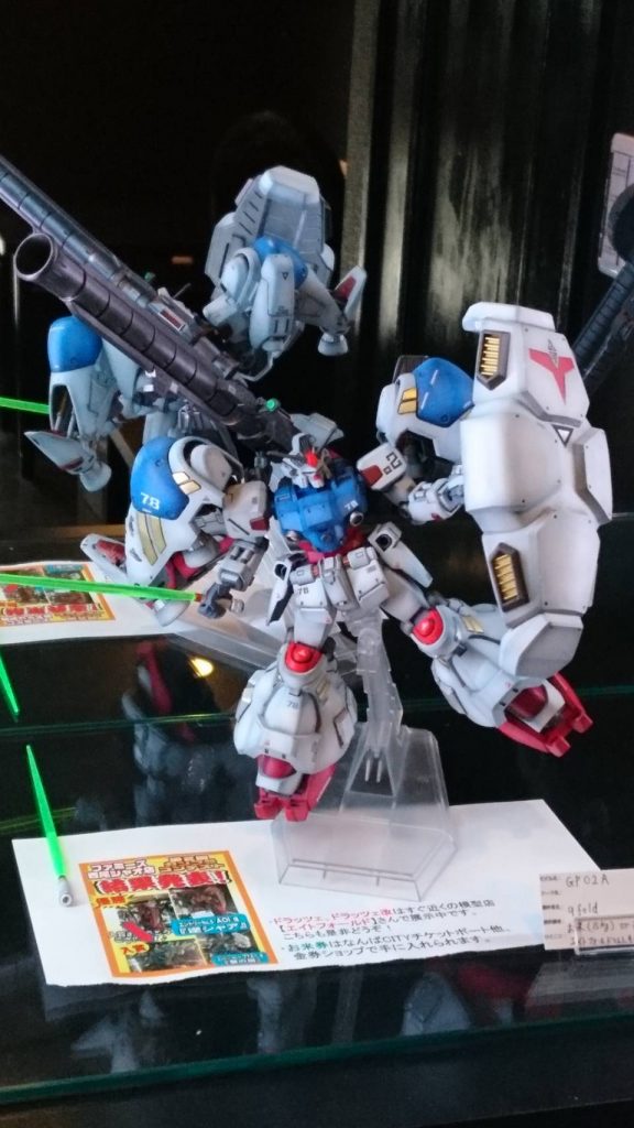 こんにちは、大阪日本橋の名所『エイトフォールド』さんと『アニプラカフェ工房』さんでショーケースをお借りしています。展示品は全てお米(券)と交換できますので、是非ご覧ください。