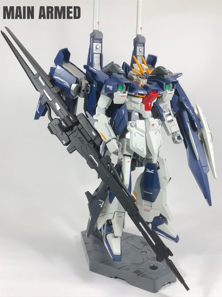 メインアームです。
槍をイメージして作成しました。
名称は『ブラック ランス』と
言ったところでしょうか？
俺設定では、写真下側の先端から
は収束ビームが、上側からは拡散
ビームが撃てる仕様になってます。