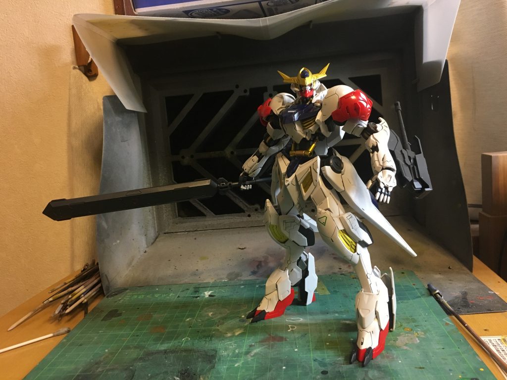 腰の部分を5mm延長したのでシリンダー(?)の部分が見え素よりスタイリッシュになったかと思います思いたい。
女の子のヘソと同じでやっぱ見えるところは見えた方がいいと私は思います。性癖です。笑え