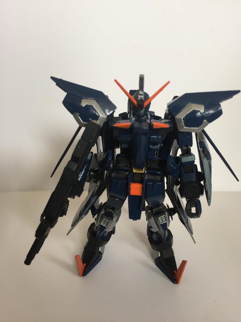 MS形態での主兵装はビームサブマシンガン。射程と威力を犠牲にし速射性に特化した面制圧武器