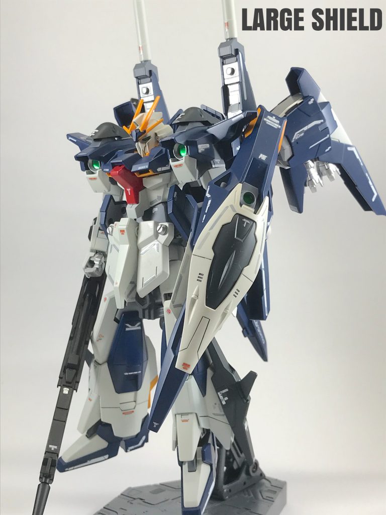 バックウェポン システムⅡと
ジャンクパーツを組み合わせて
ラージシールドを作成してみま
した。