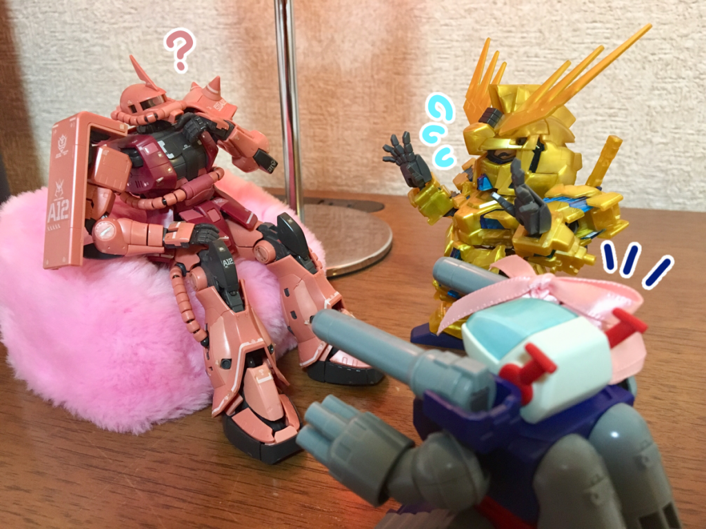 赤ザク:すまないが、最近の機体はよく分からなくてな……生まれは正暦か?  それとも未来世紀とか?
フェネ:いえ、私は宇宙世紀ですよ
タンク:いっしょだよー