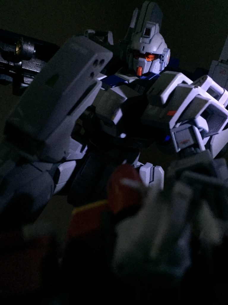 EXAMシステムを搭載してるものの、ある程度は言うことを聞いてくれます。あと新しい武器・武装を渡すとよく試験運用してくれます。根はいい子ですよ。