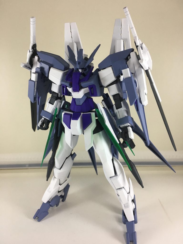 棒立ち状態。肩に元のAGE-2の腰部スラスターを付けてシルエットを少し変えてみました。