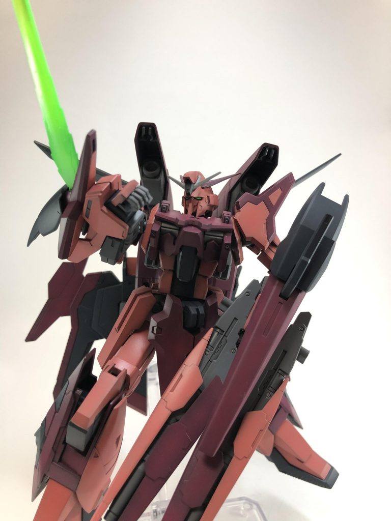 ビームサーベルは蛍光グリーンで塗装しました。