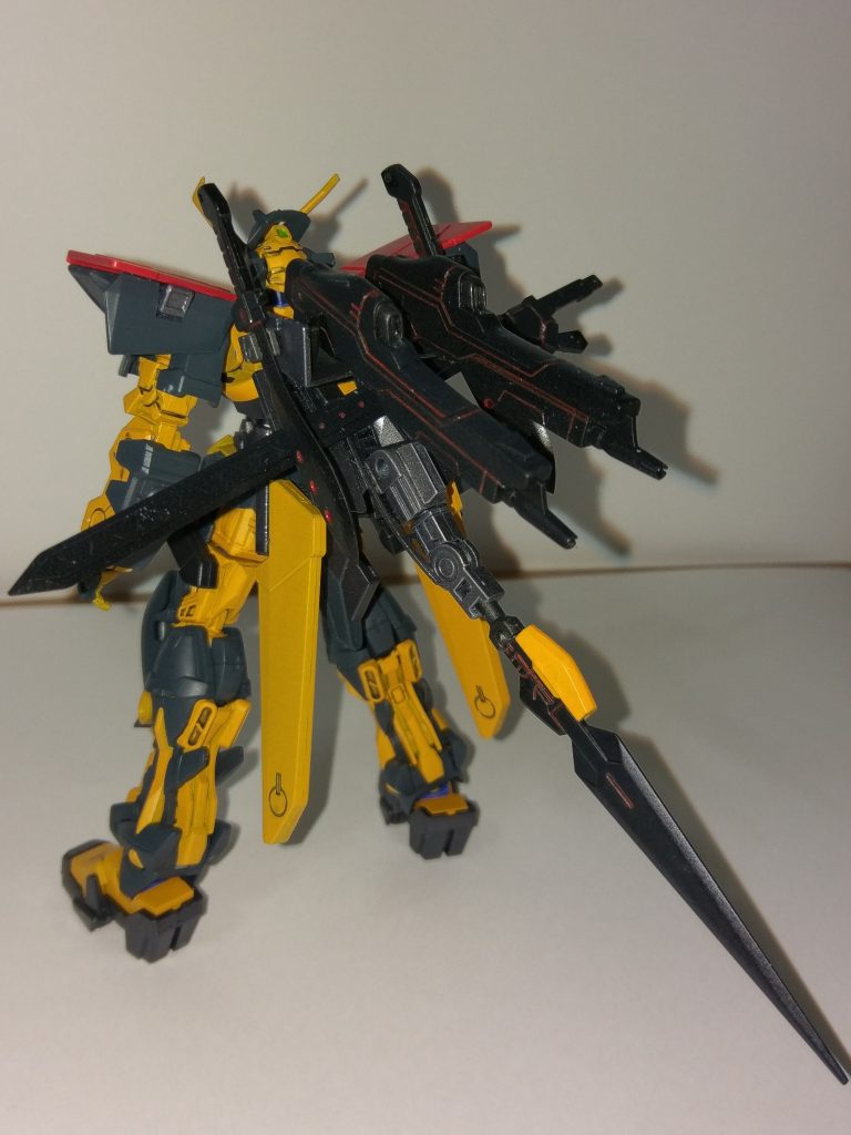 装備ですが
ショートライフル×２
ショートソード×２
ロングソード×１
アーマージュナイダー×２
尻尾×１です。