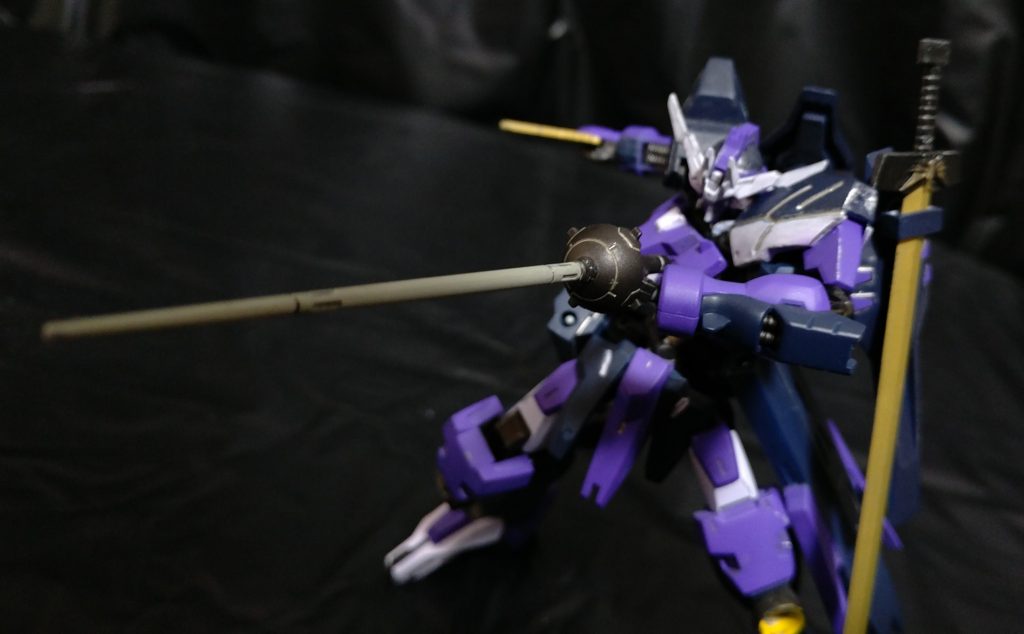 バーストサーベル
サーベルの柄はチタンゴールドでスミ入れ。