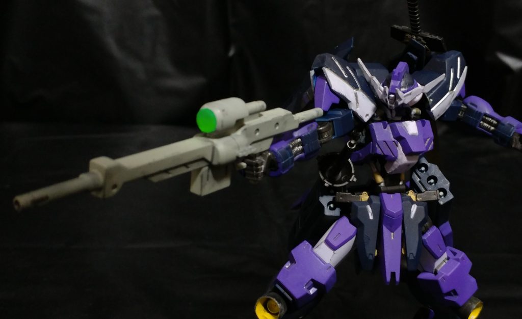 ライフルは
「そこら辺で敵から奪った」
みたいなカラーにしてみました。