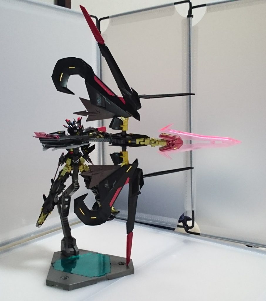 本機オリジナル武装、アローモードです!レッド、ブルーにタクティカルアームズがあるのですからゴールドフレームにあってもいいでしょう❗という事でギミックを増やしました❗❗