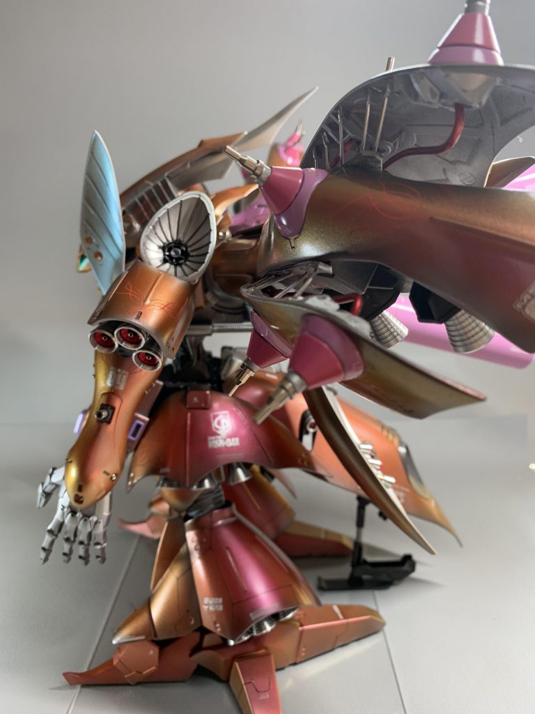 脳内設定はシャアがサマエルに搭乗後AIをハマーンの残留思念が乗っ取り暴走するというもの・・どっかでこんな設定あった気がw 口の訊き方に気を付けてもらおう!