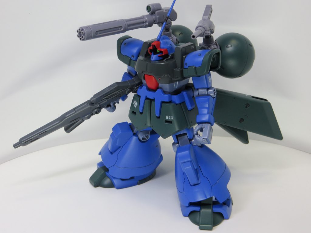 武装が寂しかったのでガーベラテトラのビームマシンガン持たせてみました、これにて完成です。(トローペンのバズーカは大きくて持ちづらいです…)