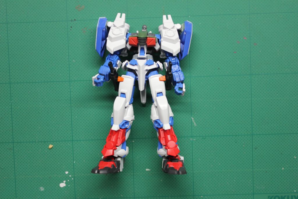 基本的には戦国アストレイのパーツとブルーフレームでできてます