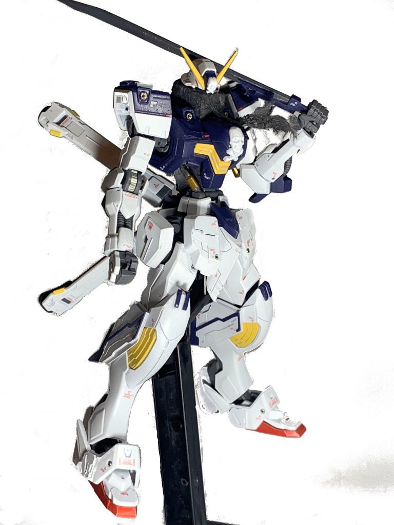 カットラスっぽくしたかったけど刀っぽくなってしまいました。