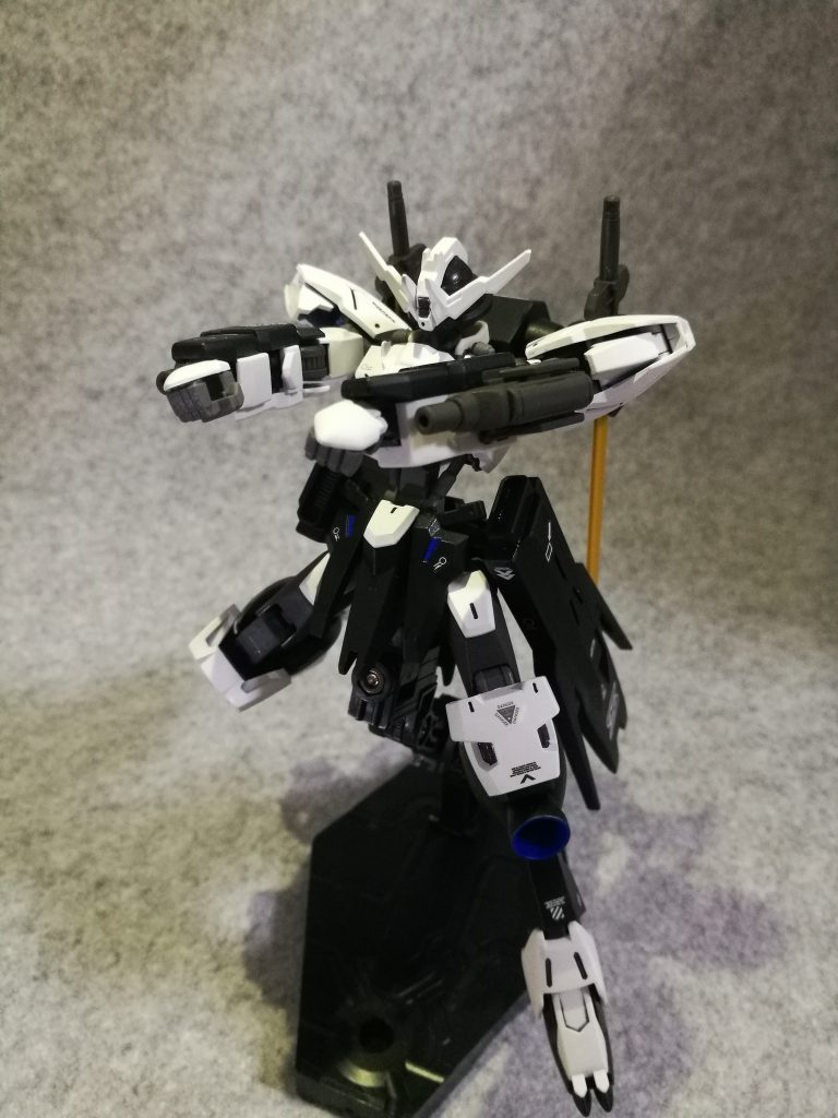 まー…ぶっちゃけピストルもあるから要らないような…
とも思いましたが、剣を握りながら発射できるのは大きなアドバンテージかと思い、こちらも採用。