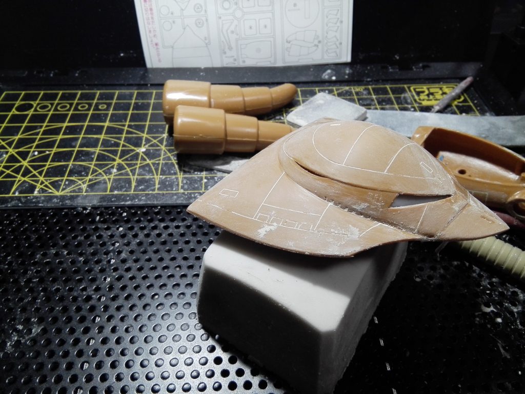 改造じゃ無いですがこの辺りのキットはモールドが浅いので彫り直しました。