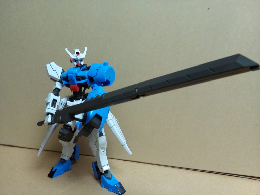 モン○ンの大剣の様で個人的には好きです。