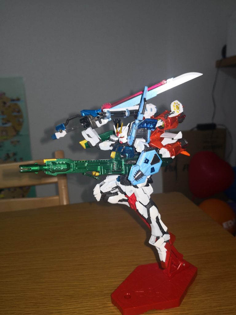 アームを展開してのアグニ抱え持ちも可能です。