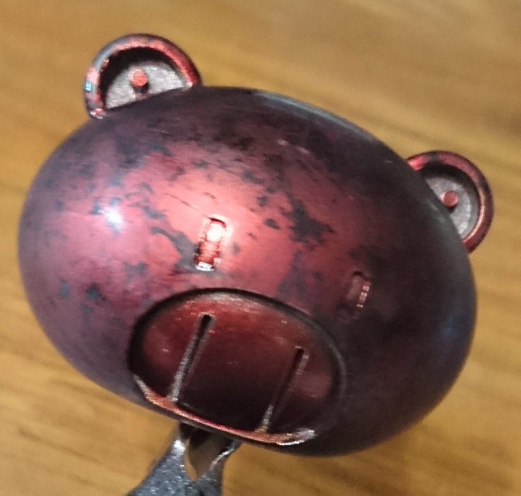 クレオスGXクリアレッド→スーパークリアーⅢ4層→スーパークリアーⅢUVカット1層→スーパークリアⅢ1層→中研ぎ
足・腹などにはシルバー→クリアブラックを塗布しました。