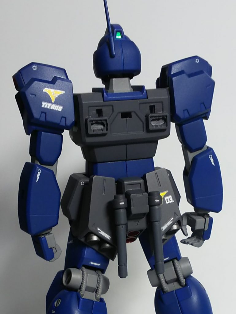 腰周りにΖガンダムとジムコマのパーツを使ってます
