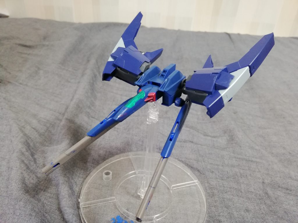 支援機・ストレイドブースター
ビルドブースターをベースに、LWBSⅡのブースターポッドを搭載した、
ストレイド専用のブースター。バランスの良い標準型であるが故に
決定力に欠けるストレイドの弱点を埋める為、ブースターポッドで
機動力を確保しつつ、二基のビームキャノンによる火力向上を狙って居る。
場合によっては、ストレイド本体が破壊された場合にこちらにコントロール
を移して戦闘を続行する事も