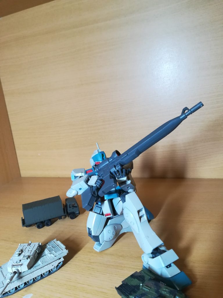 陸戦機械化混成部隊風に
意外と無改造でこのプレバンのジムスナに付属しているスナイパーライフルを持たせることが出来ました