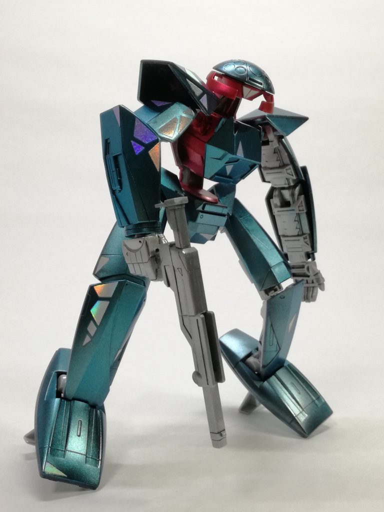 ビームライフルを持たせています。