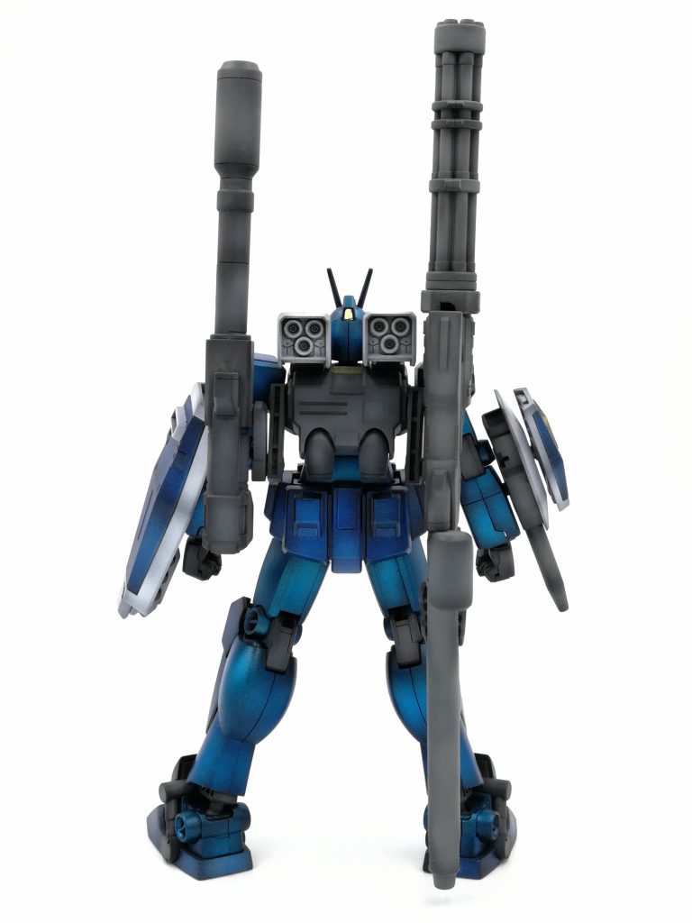 先陣を切って敵に仕掛けるメイジンを後ろから遠距離射撃でサポートするため、近接装備はありません。
カラーリングはメタリック調にしてみました。ビームコーティング的な感じですかね(笑)
次から武装紹介です。