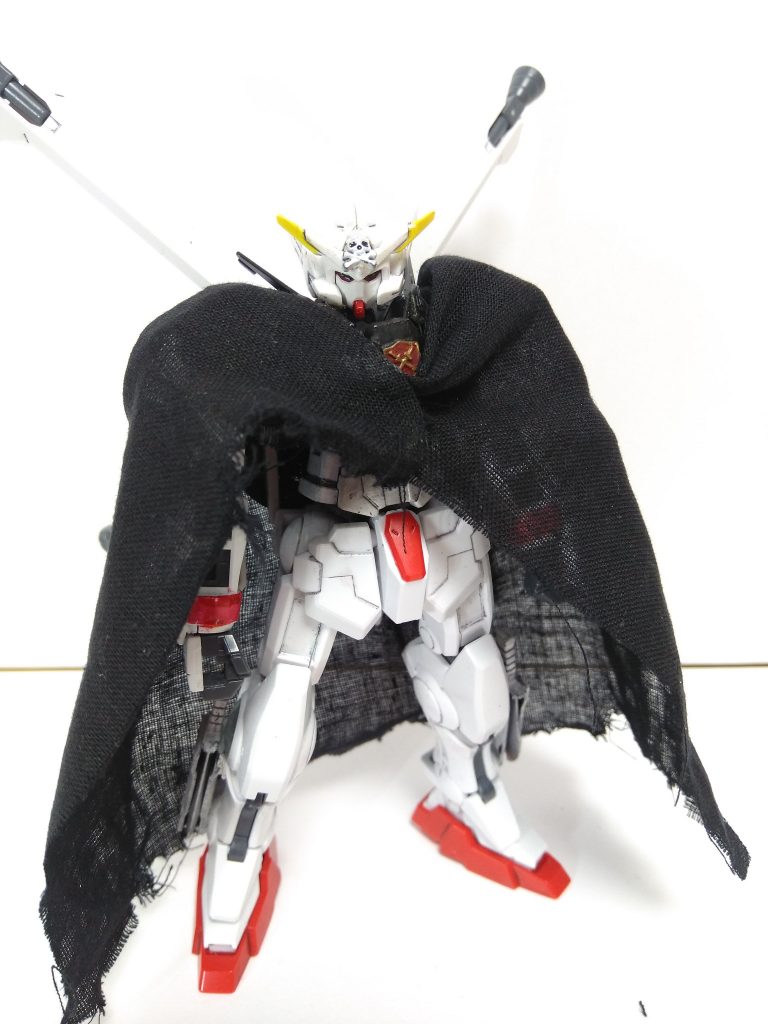 ABCマント
100均のハンカチを適当な大きさに切って作成。フチのボロボロ感を出そうと切った結果ほつれが凄いことに…