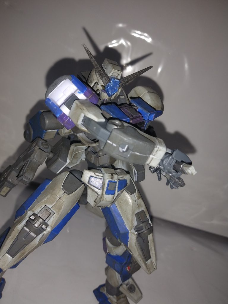 アクションを何枚か。