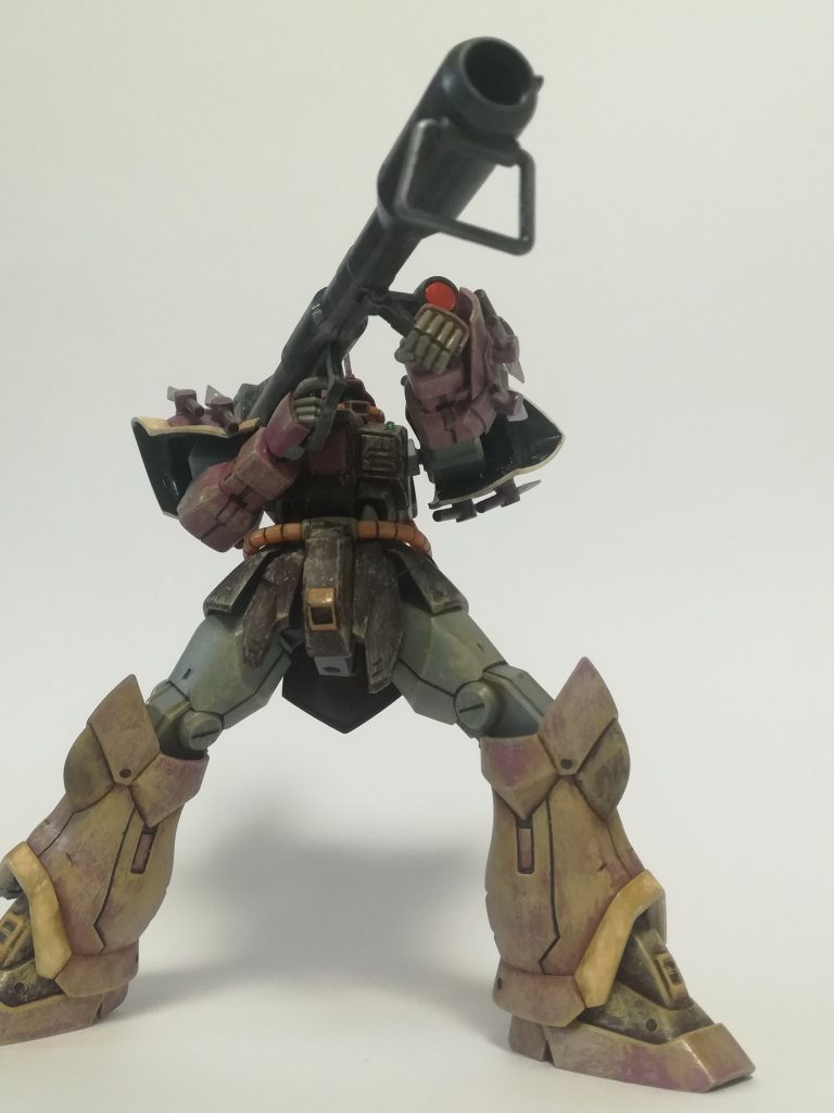 武装はジャイアント・バズのみ作り、合わせ目に適当な段落ちさせました。