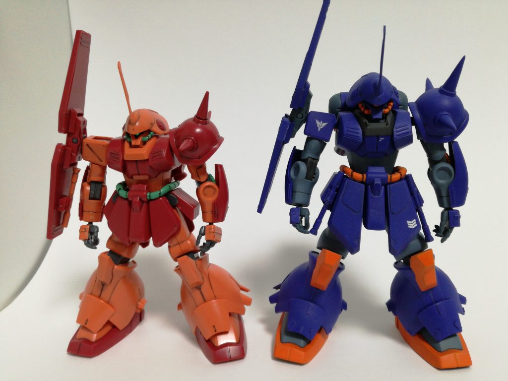 元キット(ティターンズ版ですが)と比較。
大分背ぇ伸びたな😃