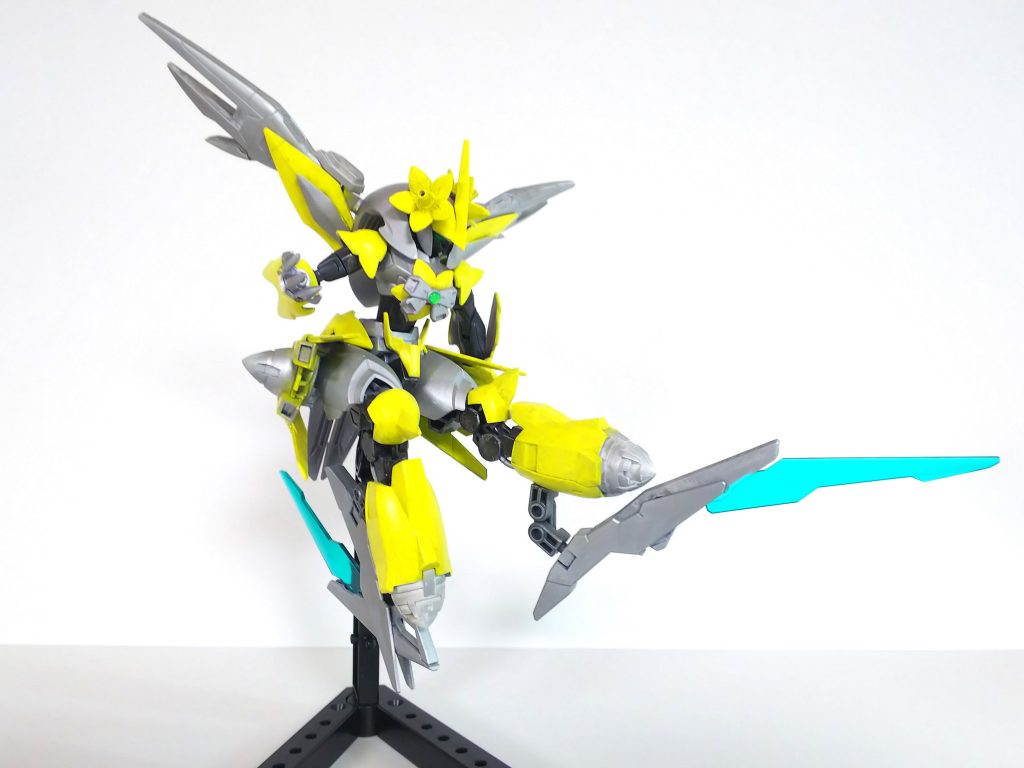 着陸脚を展開してビームソード