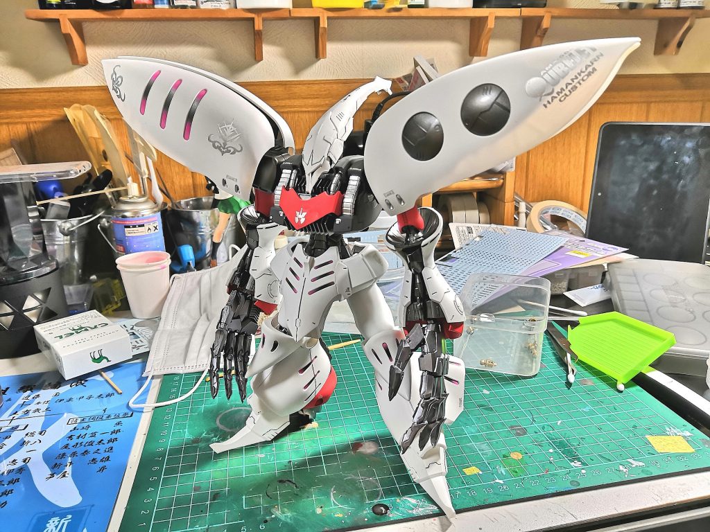 とりあえず塗ってみたとこ。バインダーの裏とか忘れてて、めっちゃ透けてます。
数ヶ所直して完成です。