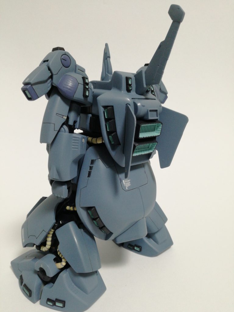 デカールもあまりうるさくならないよう控えめにしました。