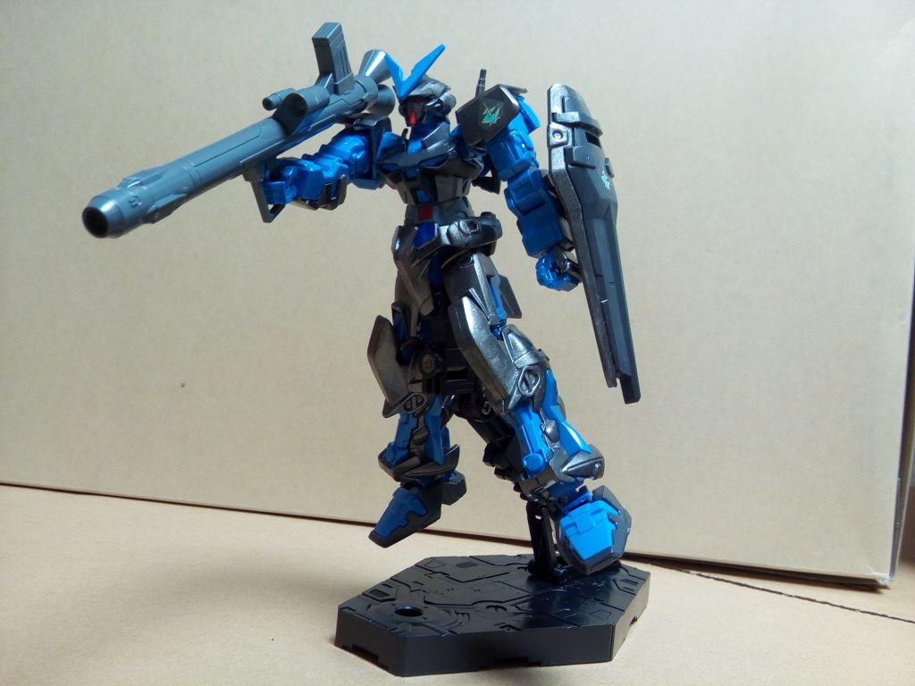 パイロットは傭兵キャラですのでバズーカがお似合いです。