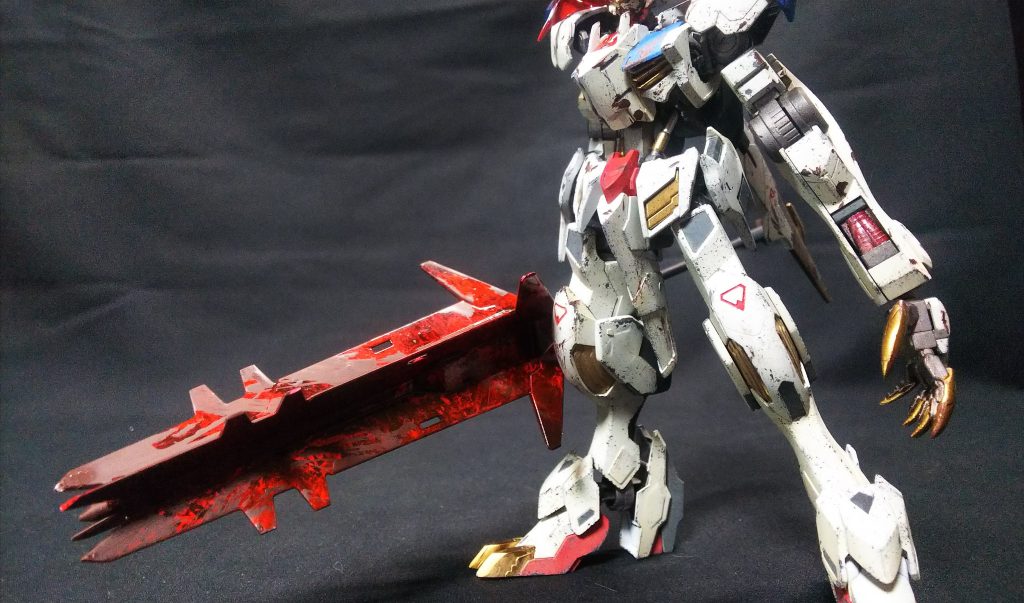 また股間のパーツもかなり延長しています。
延長した上で新たにディテールを追加しています。