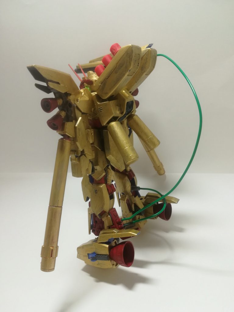 肩からのタンクは機体の出力に耐えれるよう着けました✨