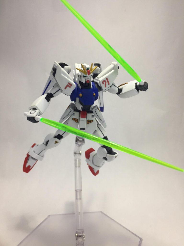 サーベルがすっぽ抜けやすいのでポージングが難しいですね