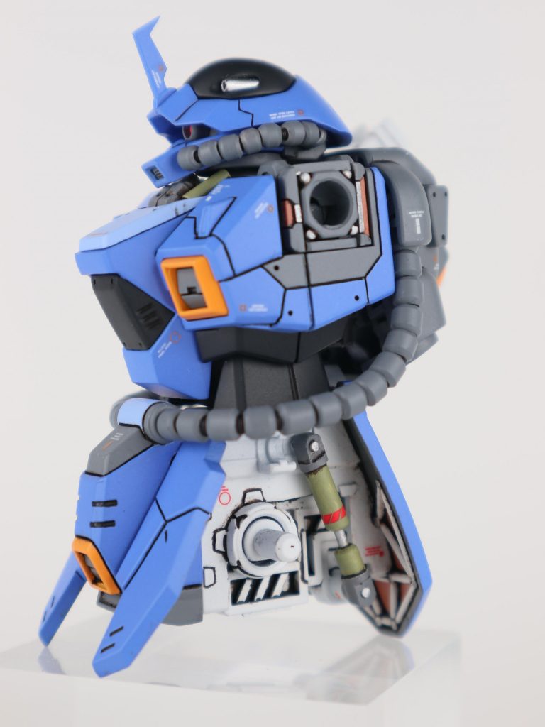 ～腕、脚の接続部分～

実在したらこんな感じでゴチャゴチャしてそうだなーとディテールアップ
動力パイプはプラパイプを加工して１つ１つ作りました