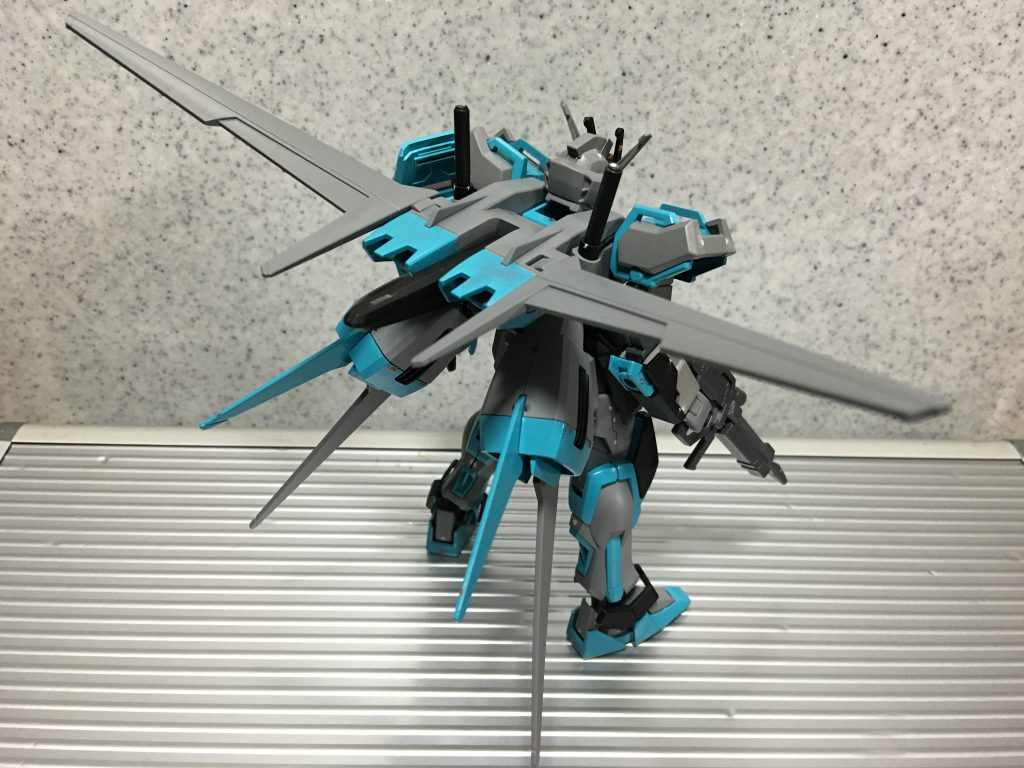 エールストライカー装備
(   。・v・。)ノ 上から見ると航空機の海洋迷彩のようにも見えますね。