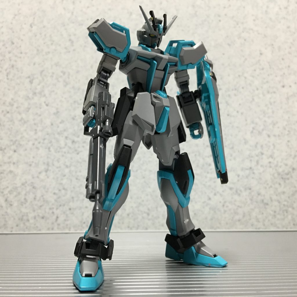 (   。・v・。)ノ 今回はグレー調にブルーの組み合わせです。
(  ノ; ̄v ̄。) カラーリングの直接のきっかけは、通っていた整形外科にあったリハビリ用の器具の色だったりします。