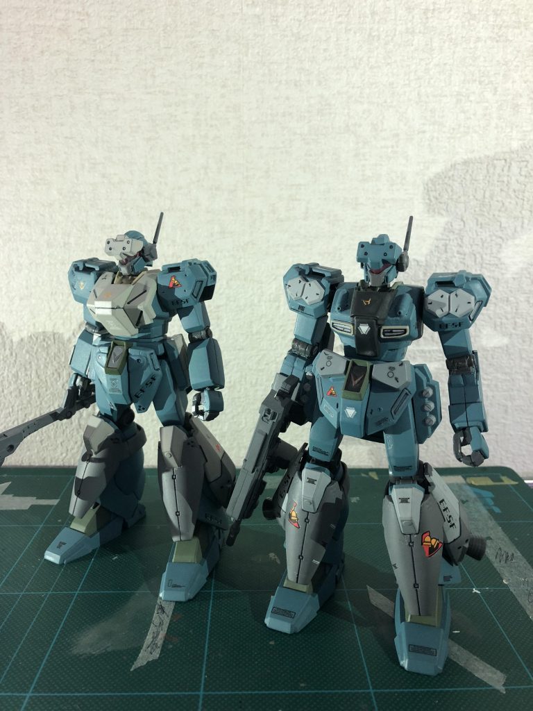 前作の重装型との比較。多少の変更箇所がある。