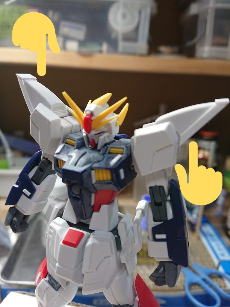 肩は元のシャイニングを意識してプラ板で大型化してます