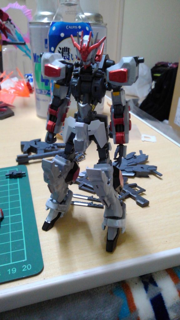 塗装がなかなか進まず放置してましたが気合でガンダムマーカーエアブラシを使用し完成