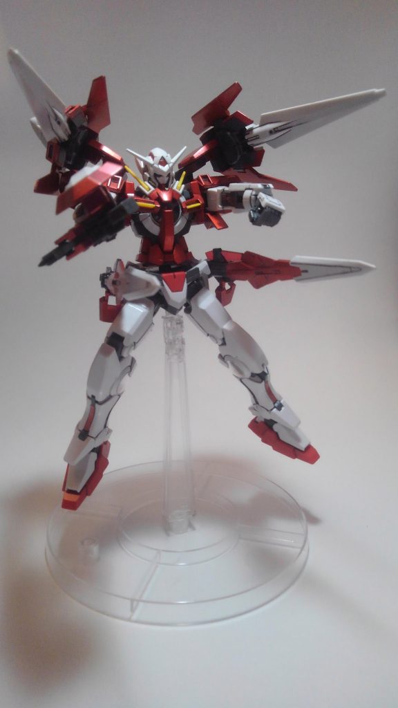 フルバーストっぽく。
ツインドライブについてるGNソード2の刃先がチョコチョコポロリ。個人的には許容範囲ですw