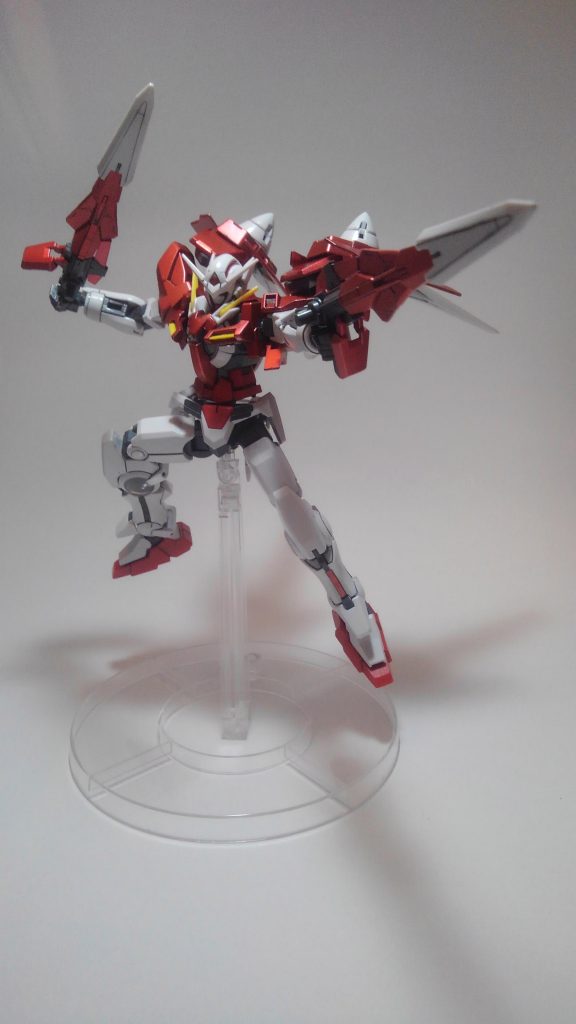 GNソード2改はダイバーエースのものを少し加工しただけです。ワイヤー射出のリード線も問題なくつけられます。