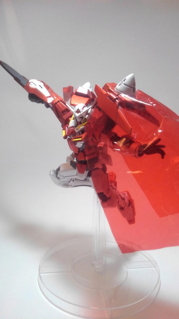 マントを片方にしたらエクシアリペアの様な、無印ビルド最終回のメイジンカワグチの様な感じに。
知人の女の子に好きなMSはエクシアリペアて子がいるあたり、世の中捨てたもんじゃないんでしょうか。