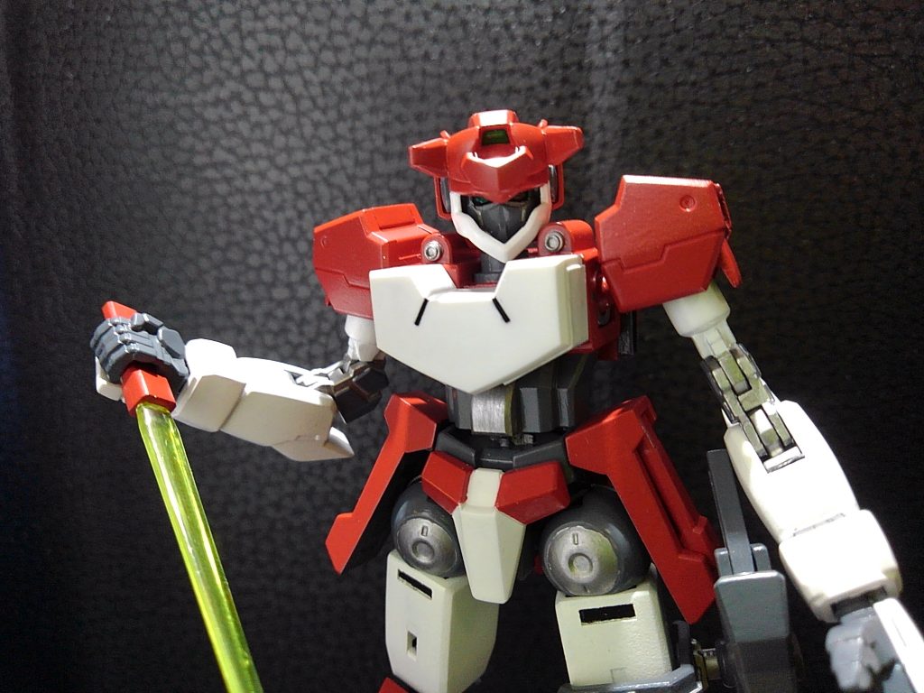 素顔のアデ子がこちら。
クリアパーツは、レジンで置き換え。
薄さと、スケ感、難しいすね。